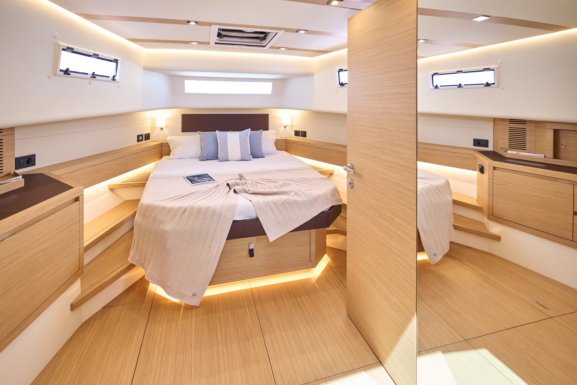 Pardo 50 yacht master cabin